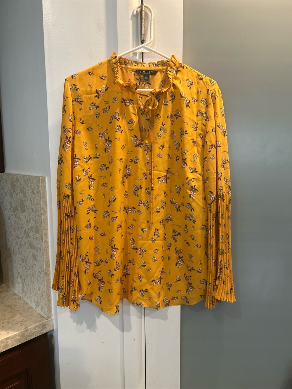 Lauren Ralph Lauren Women's Top Blouse Size XL Yellow Floral Ruffle Pleated